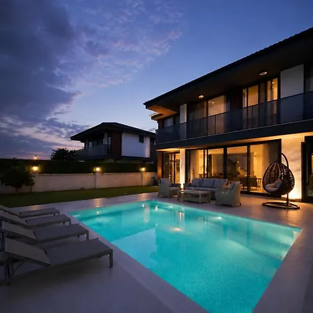 Newly Built Brand-new Design With Private Pool Vila